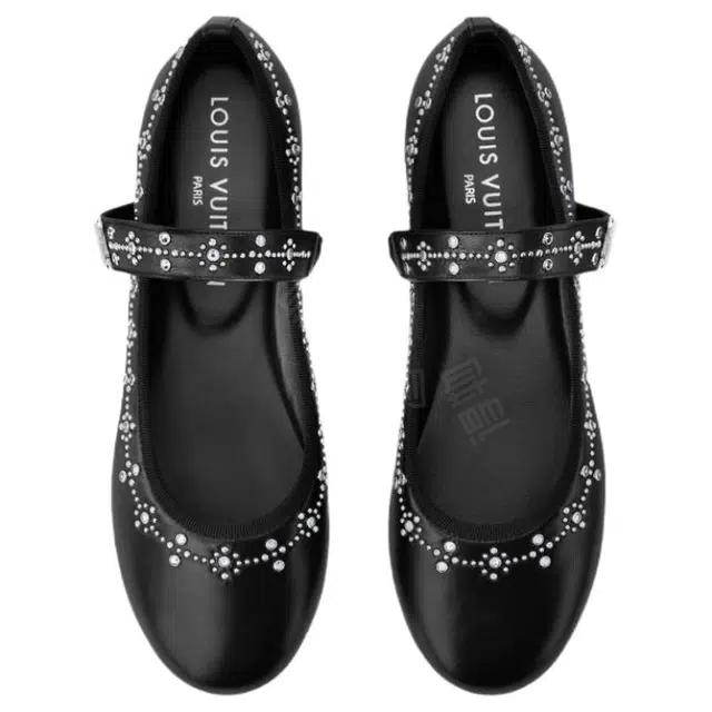 LOUIS VUITTON Romy