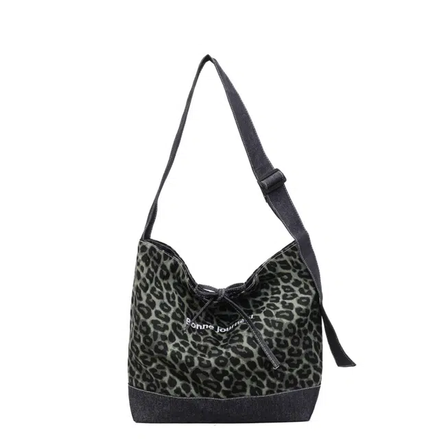 捷朗仕 慵懒风复古豹纹水桶包大学生时尚大容量百搭双面包 布 斜挎包 常规 女款 黑色/咖色