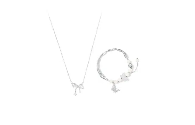 尚银福 翩翩蝴蝶 新中式复古国风唯美浪漫清冷感 甜美可爱公主风小众设计精致轻奢时尚百搭蝴蝶不对称可调节锁骨链#好运 合金 项链 女款