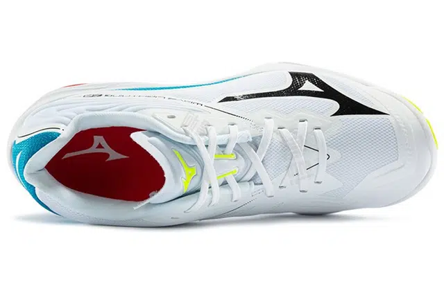 Mizuno Lightning Z6