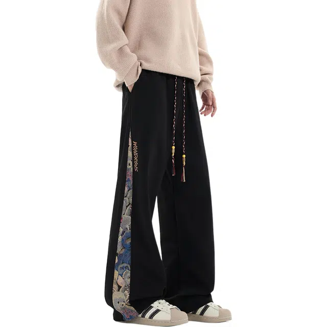 华夏儿女 多风格宽松透气直筒运动 融合国潮美式等元素 有小熊刺绣等设计卫裤休闲裤 男款