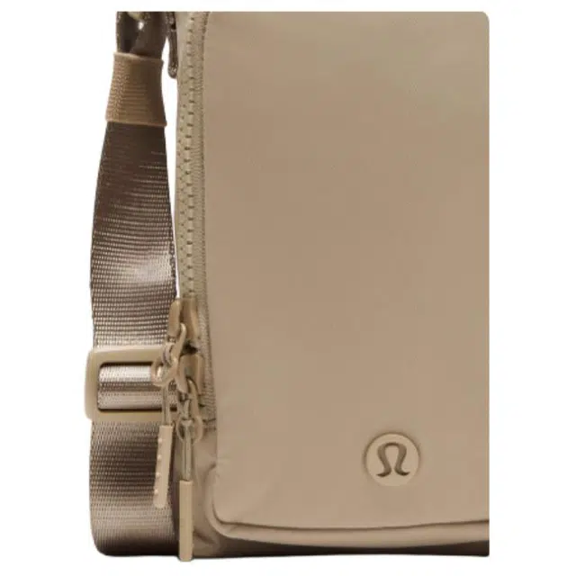 lululemon 2LLogo