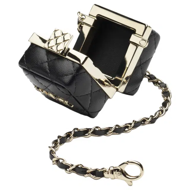 CHANEL charm 25K C Logo