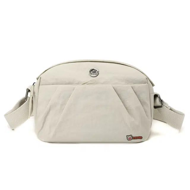 小猪班纳 斜挎包时尚质感通勤休闲小包 尼龙 单肩包 女款 多色