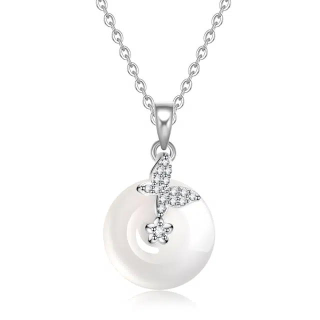 老凤祥 福蝶平安扣 新中式国潮 福气满满 事事如意 国风复古轻奢设计高级感锁骨链#好运 玉髓 项链 女款