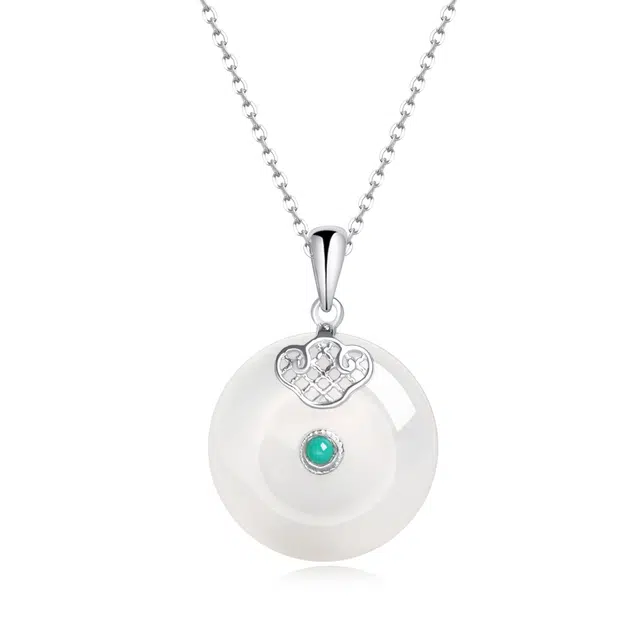 老凤祥 绿意心联平安扣 新中式国潮 招财纳祥 国潮转运成功上岸 轻奢简约小众设计气质通勤百搭锁骨链#好运 玉髓 项链 女款