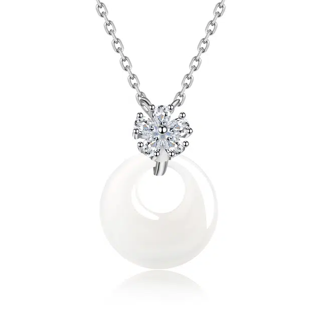 老凤祥 平安聚财 幸运平安扣 新中式显白冷淡风  轻奢小众精致通勤高级气质锁骨链 #好运 玉髓 项链 女款