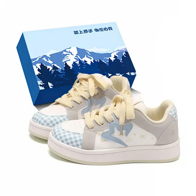 小鹿米利 厚底小白鞋百搭小众学生面包鞋星星 低帮 板鞋 女