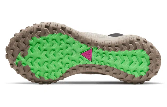 Nike ACG Mountain Fly GORE-TEX "Khaki"