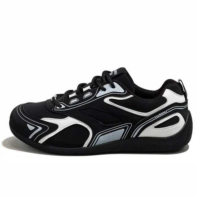 HUANQIU Black White Sneakers