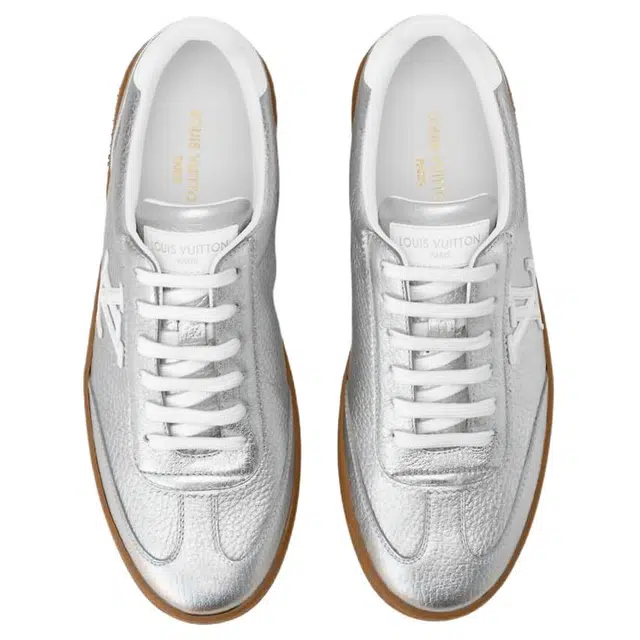 LOUIS VUITTON Frontrow