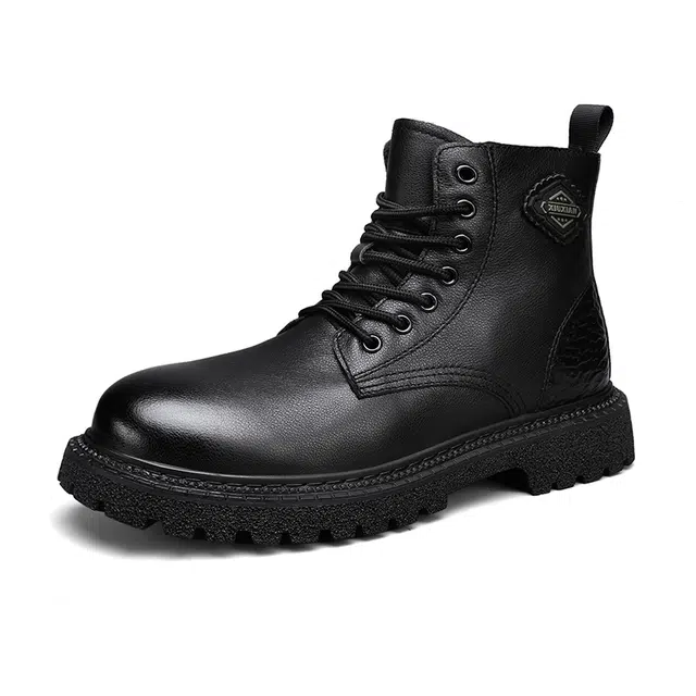 依米奴 头层牛皮 精致高级 真皮质感 降温保暖耐寒 防水耐磨 冬日 经典复古 高颜值 时尚潮流 脚感舒适 低调百搭 短筒 马丁靴 男款