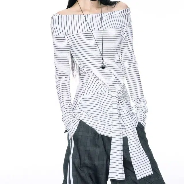 小卷要加油  复古美式设计感 一字肩上衣 女款