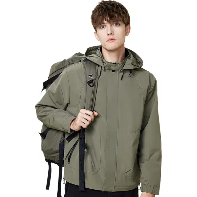 红豆 一衣两穿连帽可脱卸挺括工装户外运动休闲大口袋通勤外套夹克 男款