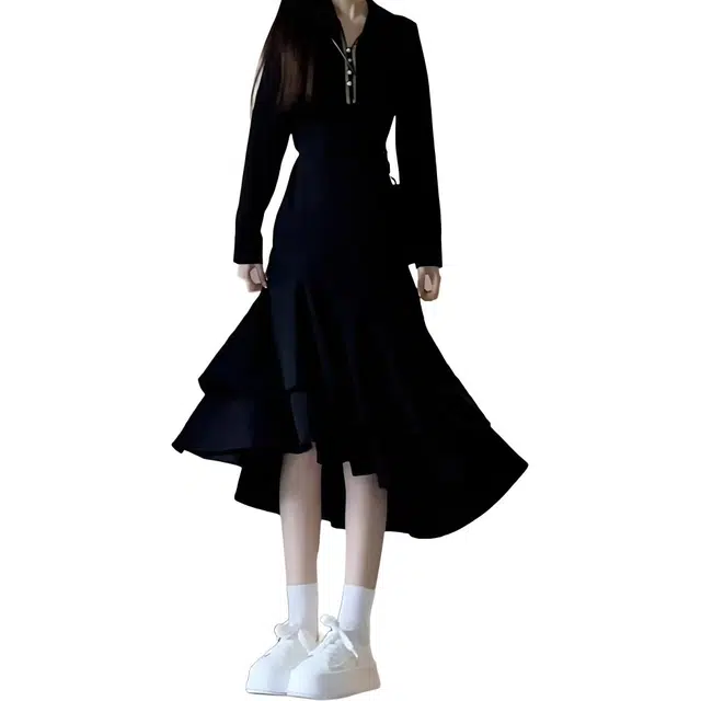 小卷要加油 法式黑色裙子女秋冬内搭小个子收腰显瘦早秋季长裙连衣裙 女款