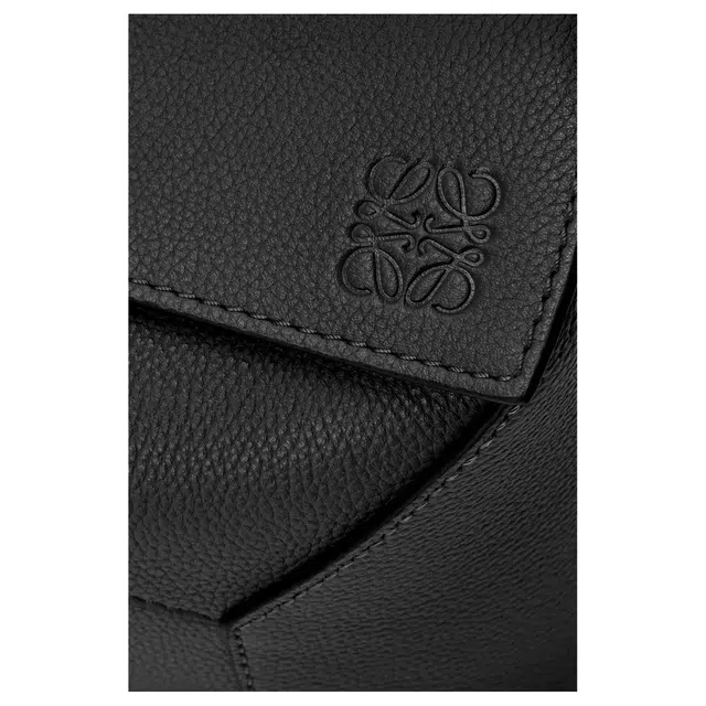 LOEWE Puzzle Edge