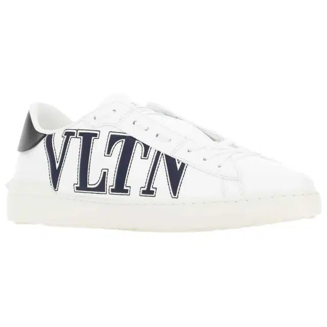 Valentino Rockstud