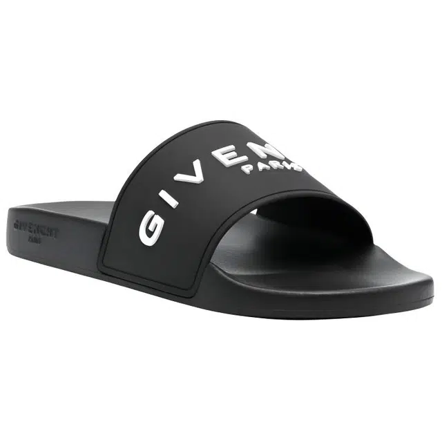 GIVENCHY