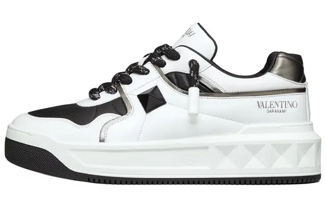 Valentino One Stud