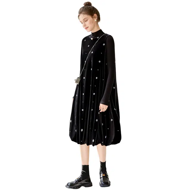 她池 法式优雅丝绒圆领撞色刺绣中长款无袖连衣裙 女款 黑色