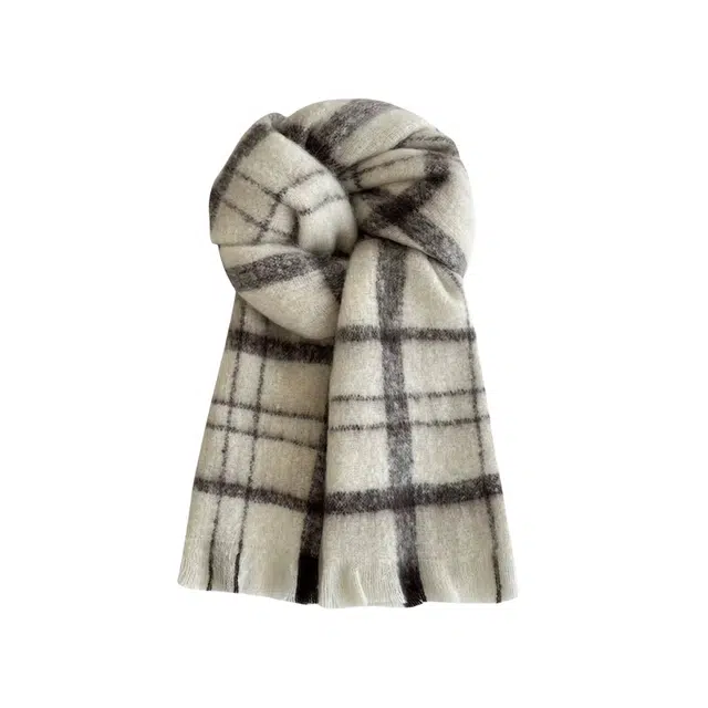 北极绒 黑白格纹软糯亲肤高级感加厚百搭 涤纶 绒线围巾 男女同款情侣款