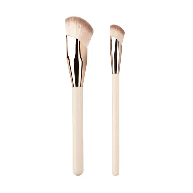 顽顽  斜角粉底刷拇指遮瑕刷旅游便携款 细节