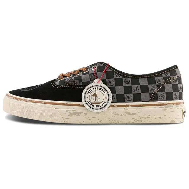 POP MART x Vans Authentic SPACE MOLLY