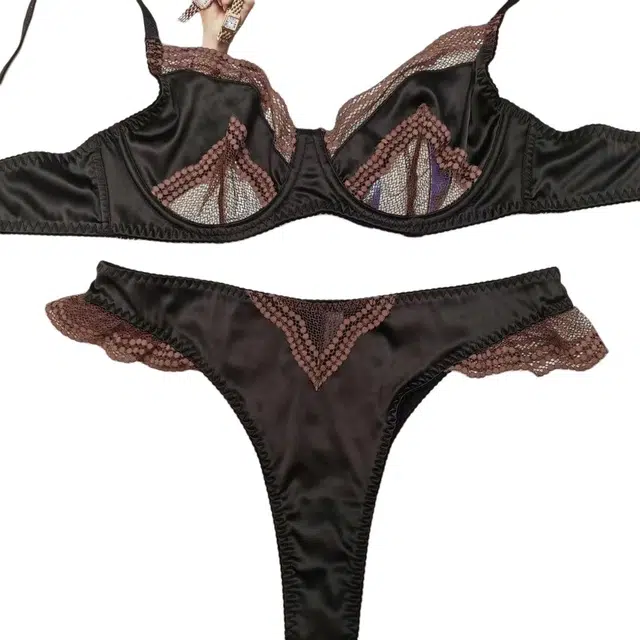 皇室品轩 法式性感光面胸罩蕾丝边镂空文胸超薄款大胸显小内衣裤套装 女款