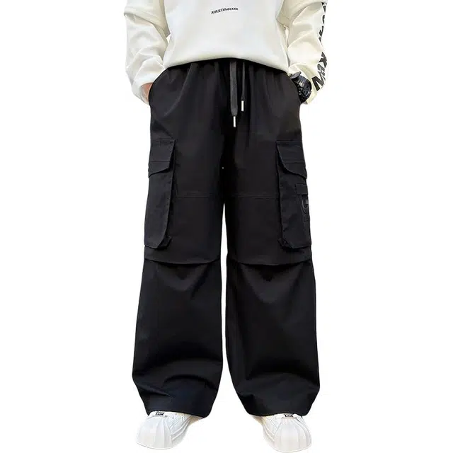 黑恐龙牛仔裤 舒适儿童痞帅风