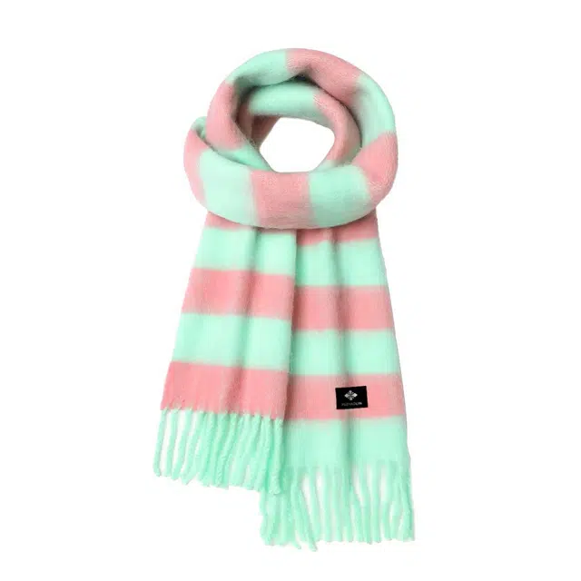 俞兆林 多巴胺显白亮色保暖时尚围脖柔软保暖 礼盒装 聚酯纤维 绒线围巾 男女同款情侣款