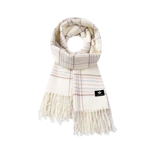 俞兆林 奶白色减龄格子小清新学院风温柔百搭保暖围脖披肩 心动礼盒装 聚酯纤维 绒线围巾 男女同款情侣款