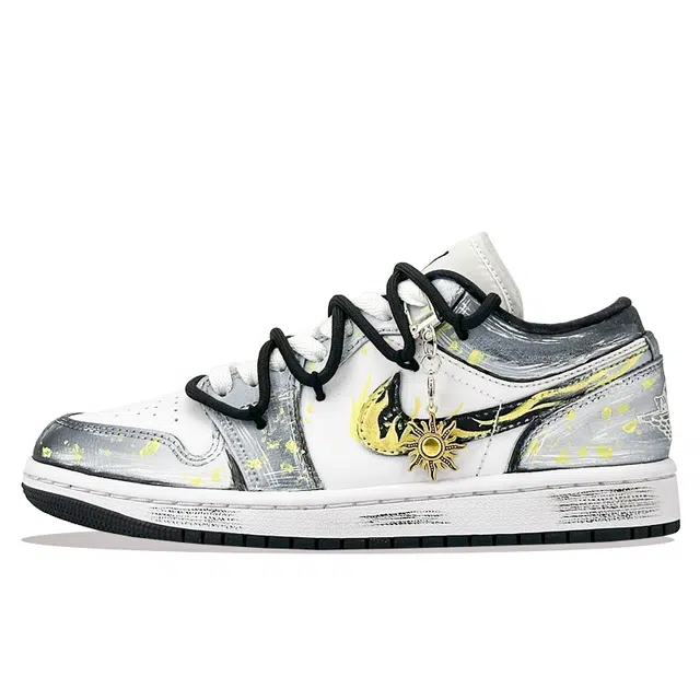 Jordan Air Jordan 1 Low Graffiti Gold