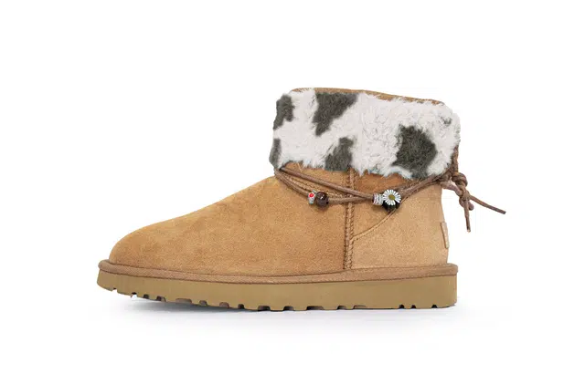 UGG CLASSIC MINI