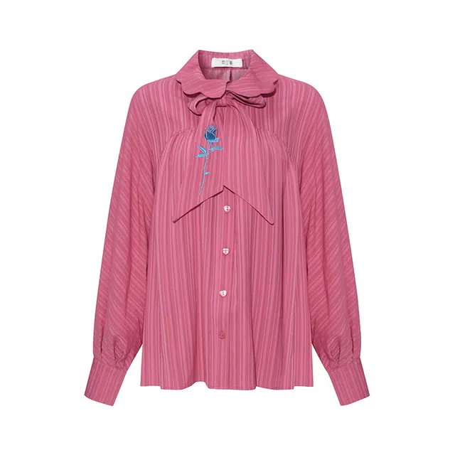 两三事 复古文艺风温柔时尚休闲宽松舒适休闲绣花绑带长袖衬衫 女款