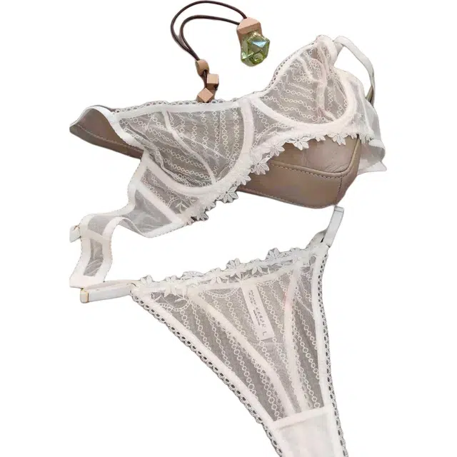 皇室品轩 感超薄网纱透明蕾丝舒适显胸小钢圈防下垂聚拢内衣裤套装 女款