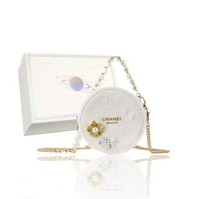 CHANELQueen 17*17*4cm