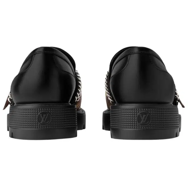 LOUIS VUITTON District