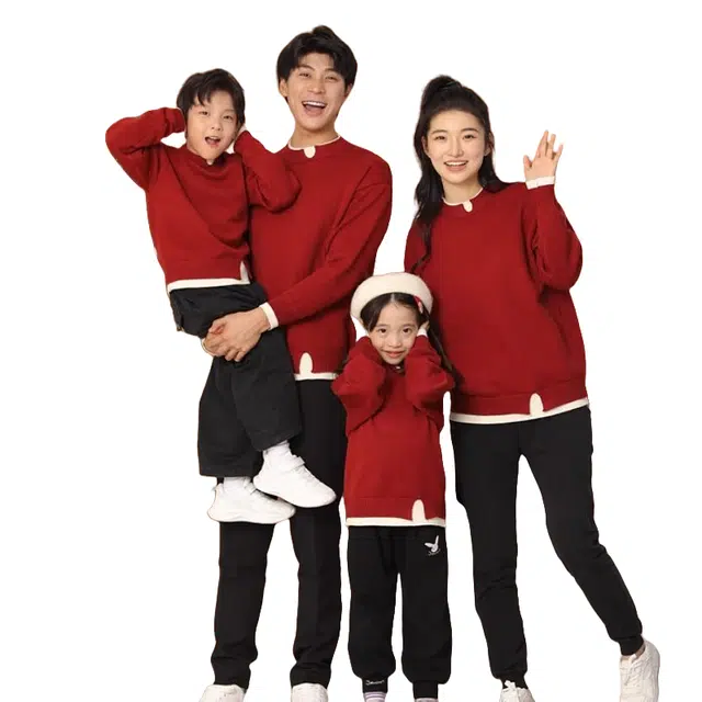 俞兆林亲子装 红色棉质不起球假两件套加厚一家三口四休闲百搭