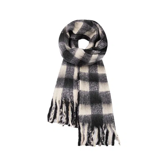 【经典黑白格】 雅鹿优选 超绝氛围感加厚长款文艺百搭流苏设计保暖 心动礼盒装 聚酯纤维 绒线围巾 男女同款情侣款