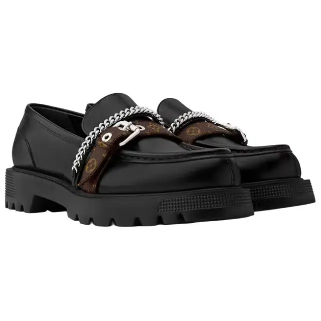 LOUIS VUITTON District