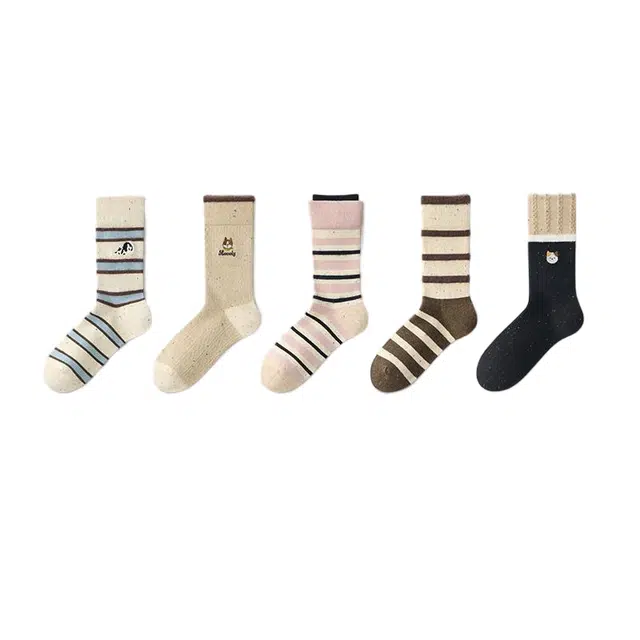 潞优野 轻奢高端品质条纹袜子女秋冬季款可爱无骨刺绣高级感中筒袜 女款