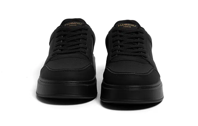 HUANQIU Thick Sole Sneakers Black
