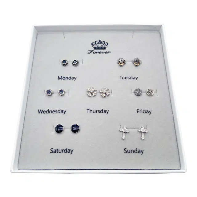 耳玺 一周耳饰礼盒美式复古高街风时尚百搭日常通勤街头嘻哈小众个性设计高级感#好运 白水晶 耳钉 男女同款情侣款