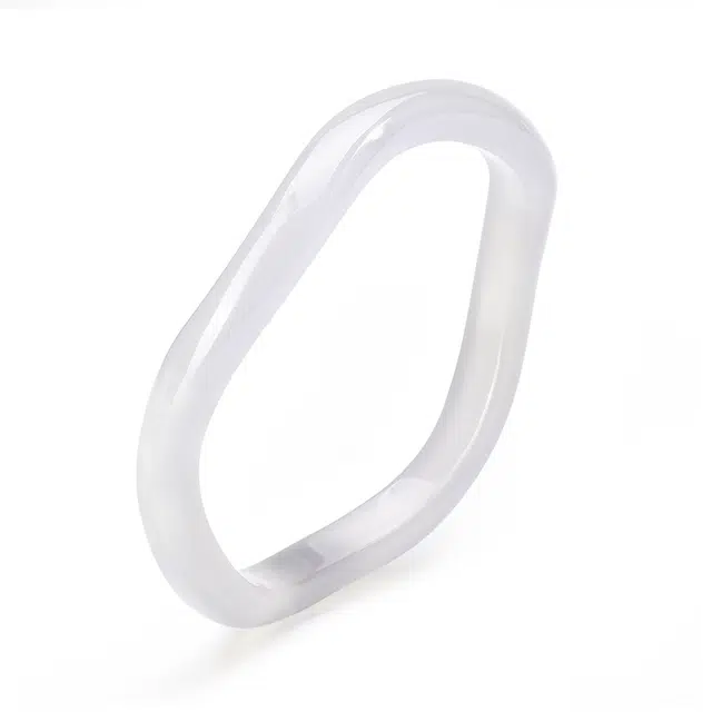 周大生 荔枝冻白月光莫比乌斯环镯子 新中式国风清冷感显白显气质经典百搭款天然 玉髓 手镯 女款