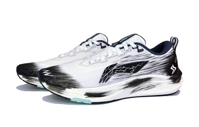 LiNing Chitu 8 Lightning 2.0 Gift Pack