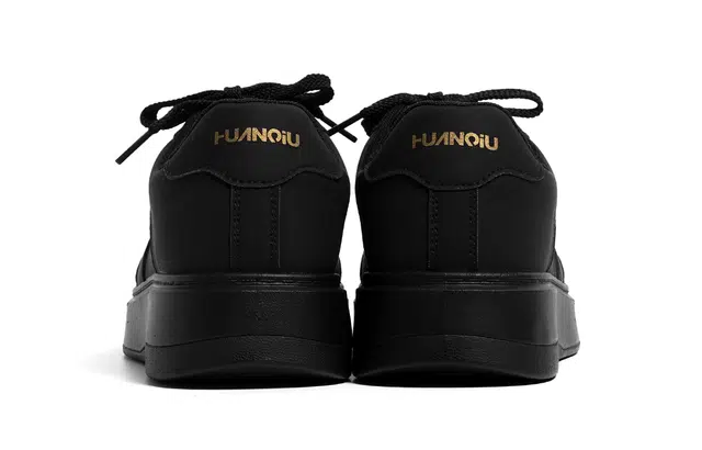 HUANQIU Thick Sole Sneakers Black