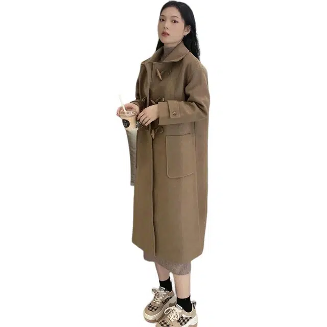 纤丝鸟 休闲百搭简约风格牛角扣赫本风高级感宽松过膝大衣 女款