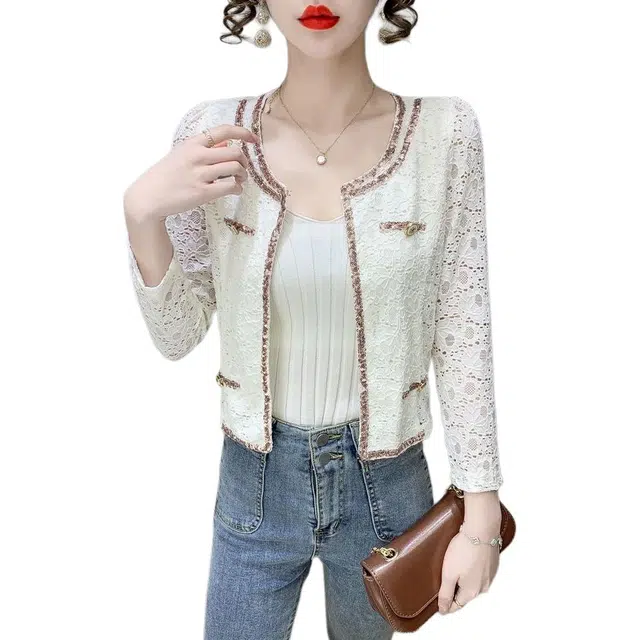 纤丝鸟 甜美小香风简约时尚优雅气质宽松百搭截短外套 女款