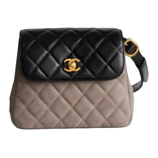 CHANEL 25B