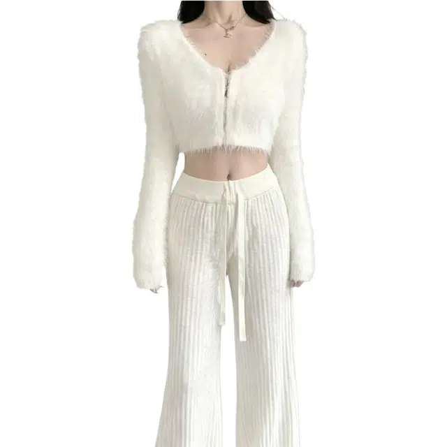 纤丝鸟 美式简约时尚休闲短款显瘦修身舒适外套针织衫 女款